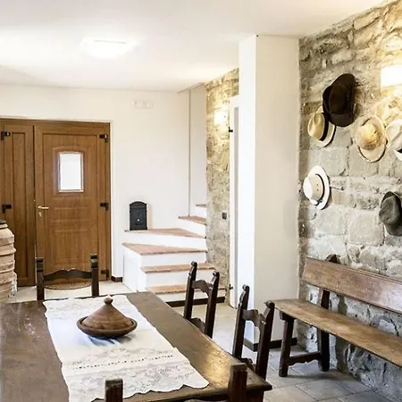 Torreone Sleeps 11 Pool Air Con Wifi *